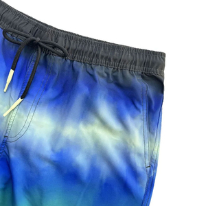 Pantalones Cortos Deportivos Tie Dye para Hombre con Tela Premium de Comodidad Relajada y Diseño Moderno para Colecciones de Ropa - Product Image 2