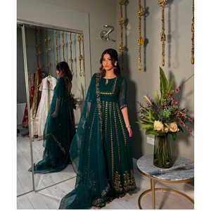 Vestido de Diseño Hecho a Mano con Corte en A y Dupatta, Cintura Imperio, para Fiestas - Product Image 1