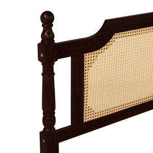 Lit en bois King Pine Espresso avec tête et pied de lit en rotin, plateforme centrale améliorée - Product Image 4