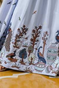 IMPRESIONANTE VESTIDO MODERNO EN FORMA DE A, COLOR CANDY, ORGANZA CON BORDADO, TALLO NATURAL, LARGO HASTA EL SUELO 3.5 MTR, PARA BODAS Y FESTIVALES - Product Image 3