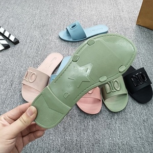 YESTEEM Sandalias Planas de Verano para Mujer con Diseño Europeo de Punta Abierta, Estilo Slip-On a la Moda para Exteriores - Product Image 4