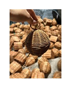 Adornos Navideños de Mimbre Tejido, Decoraciones Naturales Hechas a Mano para Árbol de Navidad, Venta al por Mayor - Product Image 1