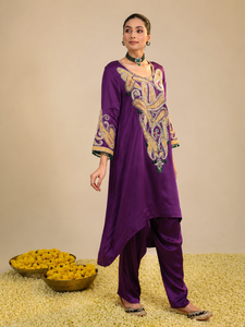 Ensemble Kurta Bohobi pour femme, violet uni, brodé, asymétrique, manches longues, en soie satinée tissée, coupe trapèze, traditionnel, pour mariage et occasions formelles - Product Image 3