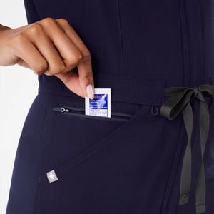 Combinaison Cargo Premium Rafaela à Jambes Larges pour Femme – Personnalisable – Tenue d'Infirmière d'Hôpital, Uniforme Médical, Vêtement de Travail pour Médecin et Soignant - Product Image 5