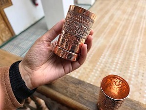 Verre à eau en cuivre à corps fin, style étroit, finition lisse, prix de gros - Product Image 3