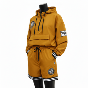 Conjunto de pantalones cortos cortavientos para mujer, conjunto de pantalones cortos con capucha de poliéster a prueba de viento con logotipo bordado personalizado, conjunto de pantalones cortos cortavientos para mujer, talla grande - Product Image 4