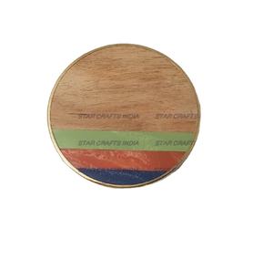 Fabricación de fábrica Logotipo personalizado Regalo de negocios Madera de Acacia con posavasos de resina Juego 100% Tapete de mesa de centro genuino Tapete para taza - Product Image 1