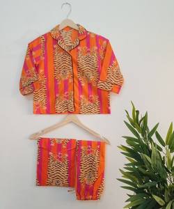 Conjunto de Pijamas de Algodón a Juego para la Familia con Estampado de Tigre |   Ropa de Dormir de Manga Corta para Hombres, Mujeres y Niños |   Ropa de Dormir Cómoda. - Product Image 5