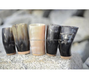 Verre à boire artisanal en corne de buffle |   Gobelet en corne polie naturelle - Product Image 1