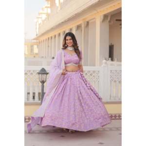 LIVEWEAR Lehenga Choli, créateur de vêtements de désherbage vert - Product Image 2