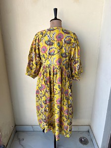 Elegante Vestido Midi Boho Amarillo con Estampado Floral, Hecho a Mano en Algodón, con Cuello de Lazo y Estampado Étnico, Vestido Casual - Product Image 3