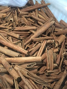 PALOS DE CASSIA/CANELA DE ALTA CALIDAD EXPORTACIÓN A GRANEL PARA USO MÚLTIPLE PARA HORNEAR, BEBIDAS, PLATOS SALADOS AIRE FRESHER - Product Image 4