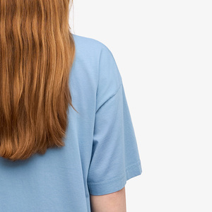 Camiseta de Manga Corta para Mujer, Cuello Redondo, Color Azul Claro, Corte Regular, Informal, 100% Algodón, Tela No Tejida, con Logotipo Estampado, para Verano - Product Image 4