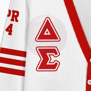 Cardigan Sorority Delta blanc et rouge contrastant, broderie de lettres grecques DST, en molleton de coton tricoté, à manches longues et col en V, pour femme - Product Image 6