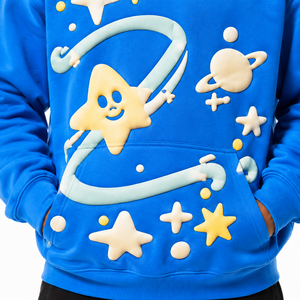 Sweat à capuche Premium en coton doux avec impression en relief 3D, design imprimé en relief, construction pull-over, poche kangourou, poignets côtelés - Product Image 5