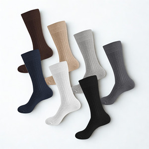 Chaussettes pour hommes avec logo personnalisé, couleur unie, en coton tricoté, respirantes, pour un usage quotidien, style automne, coupe classique - Product Image 1