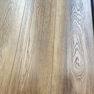 Suelo Laminado Alemán, Suelo Flotante EIR con Cera Selladora para una Fácil Instalación en Propiedades de Alquiler - Product Image 3