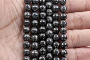 ลูกปัดพลอยไพลินธรรมชาติแท้ สีดำ ทรงกลมเหลี่ยมเล็ก สำหรับทำเครื่องประดับ สร้อยข้อมือ DIY - Product Image 5