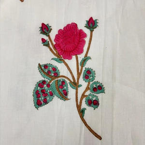 เสื้อทูนิคสั้นแบบเป็นทางการ ผ้าฝ้าย 100% ลายพิมพ์ดอกไม้แบบแฮนด์บล็อก ทำมือ เป็นมิตรกับสิ่งแวดล้อม คอวี แขนสามส่วน แต่งระบายลูกไม้ ซักได้ - Product Image 4