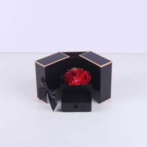 Boîte cadeau à bijoux rose avec fleurs et ruban, emballage rigide haut de gamme pour le rangement des colliers - Product Image 4