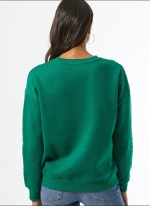 Suéter navideño de punto con cuello redondo y diseño de cara de reno verde para mujer, con apliques de astas y nariz roja. - Product Image 5