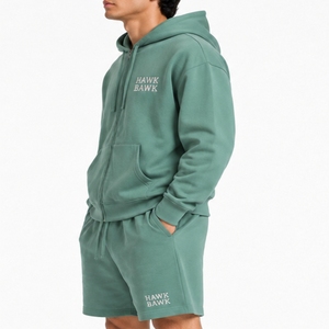 Ensemble sweat à capuche et short pour homme – Style urbain premium, tissu doux et confortable, mode urbaine moderne, coupe décontractée pour le quotidien, agréable pour la peau - Product Image 3