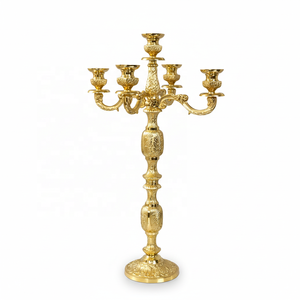 Candelabro alto de metal con diseño en relieve, 5 brazos para velas, acabado dorado, decoración para suelo y entrada, candelabro hecho a mano. - Product Image 1