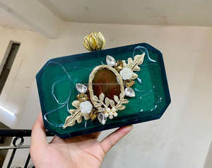 Sac à main en résine avec poignée en laiton, pochette, sac à main de créateur pour mariage, fabriqué à la main d'Inde - Product Image 5