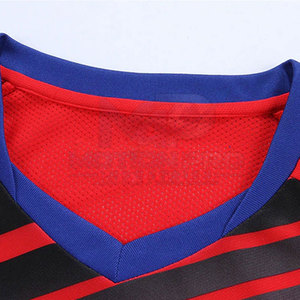 Nouvelle tenue de football personnalisée, impression de numéros personnalisés, tissu 100% polyester respirant, écologique, de haute qualité, durable - Product Image 2