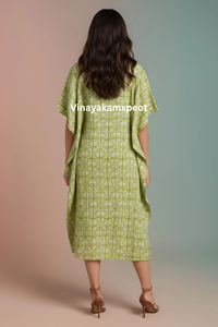 Elegancia sin Esfuerzo, Encanto Bohemio, Exquisito Kimono Hecho a Mano con Estampado de Bloques Verdes, Largo hasta la Rodilla, 100% Algodón, Verano - Product Image 5