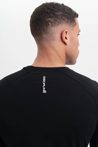 เสื้อยืดแขนยาวผู้ชายทรงเข้ารูปสำหรับออกกำลังกาย ฟิตเนส เพาะกาย คอวี แขนยาว กระชับกล้ามเนื้อ สวมใส่สบาย เหมาะสำหรับการฝึกซ้อม - Product Image 3