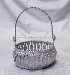 Cesta de Metal Plateado Alemán para Fiestas - Product Image 2