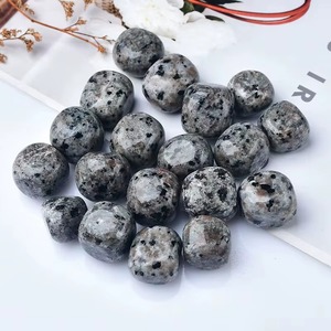 Nuevas llegadas: Cristales de alta calidad de 20-30 mm, venta al por mayor de gemas naturales, yooperlitas grises pulidas a la venta - Product Image 1
