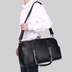Sac de voyage unisexe en cuir noir avec bandoulière réglable, fermeture éclair résistante à l'eau, grande capacité, pour le sport et les voyages en plein air - Product Image 3