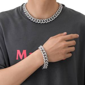 Collar de Cadena Cubana con Diamantes de Moissanita de Lujo y Calidad de Exportación para Hombres y Mujeres, Joyería Hip Hop Disponible a un Precio Razonable - Product Image 1