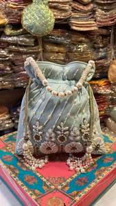 Sac Potli Élégant pour Femme, Fait Main par un Designer, Motif Floral, Doublure en Soie, Fermeture Ouverte, Pompon, Sac à Main de Soirée Élégant, Cadeau - Product Image 1