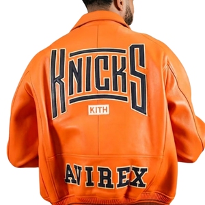 เสื้อแจ็คเก็ตบอมเบอร์หนังสีส้มสดใสพรีเมียมสไตล์สตรีทแวร์ Kith Avirex New York Knicks พร้อมลายปักยาวแบบทีมเฮอริเทจ - Product Image 3