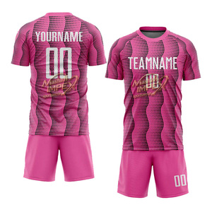 ชุดฟุตบอลสีชมพูแบบกำหนดเอง เสื้อฟุตบอลแขนสั้น พิมพ์ลายแบบซับลิเมชั่น ชื่อทีม ชื่อผู้เล่น - Product Image 1