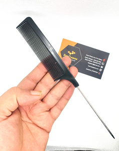 Cepillo Profesional de Plástico para Salón de Belleza, 7-1/2 Pulgadas, Ligeramente Cónico, Flexible, Ajustable, Cómodo y Duradero para Todo Tipo de Cabello - Product Image 1