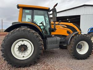 Tractor de Ruedas Valtra T254 4WD, Equipo Agrícola, Cabina Cerrada, Alta Productividad - Product Image 3