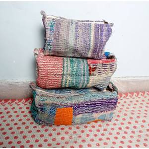 Ensemble de 3 pochettes Kantha vintage faites à la main pour femmes, pochettes à maquillage élégantes, lot de pochettes pour femmes avec fermeture à glissière, vente en gros - Product Image 1