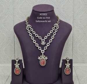 11821 Ensemble collier superposé et boucles d'oreilles classique en laiton avec pendentif ovale rose en pierre doublette AD, bijoux ton Mehandi pour femmes, mariage et fête - Product Image 1