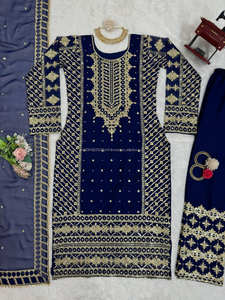 Costume Salwar bleu foncé de créateur pour femmes, vêtements de fête et de mariage brodés, commandes personnalisées en gros - Product Image 6