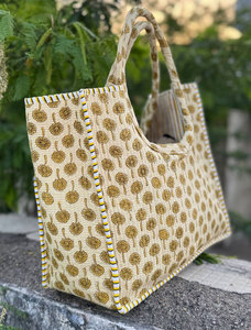 Bolso Redondo Acolchado de Algodón para Mujer, Bolso Circular Ligero y Elegante - Product Image 5