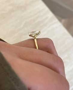 Anillo de compromiso Toi et Moi con 3 diamantes cultivados en laboratorio, ovalados y en forma de pera, anillo de diamantes Toi et Moi en oro de 14k, certificado por IGI. - Product Image 4