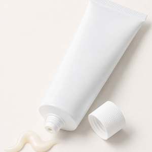 ครีมบำรุงผิวหน้า Calm Blemish Barrier ผสมสควาเลน ไฮยาลูรอนิก แอซิด เอคโทอิน และคอลลาเจน เพื่อผิวชุ่มชื้น กระจ่างใส และกระชับ - Product Image 4