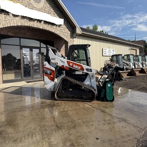 Cargadora compacta Bobcat con trituradora, maquinaria de movimiento de tierras para manejo de materiales de construcción y tareas pesadas - Product Image 3