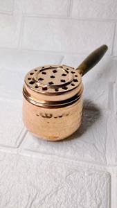 Brûleur d'encens Bakhoor décoratif haut de gamme au design martelé pour les intérieurs religieux arabes, écologique et durable, couleur cuivre - Product Image 4