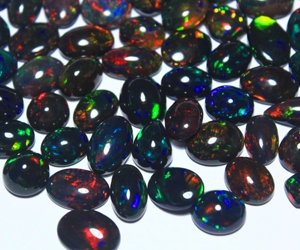 Ópalo de fuego de color, ópalo negro etíope natural, cabujón de piedra preciosa, formas mixtas, tratado ahumado, calidad súper fina para joyería - Product Image 1