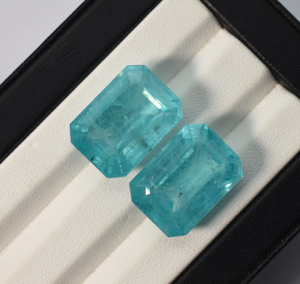 Pierre précieuse de tourmaline Paraiba cultivée en laboratoire avec inclusion visible : taille émeraude - Product Image 1